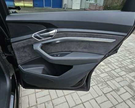 Чорний Ауді E-Tron, об'ємом двигуна 0 л та пробігом 120 тис. км за 33500 $, фото 89 на Automoto.ua