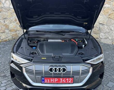 Чорний Ауді E-Tron, об'ємом двигуна 0 л та пробігом 253 тис. км за 24200 $, фото 69 на Automoto.ua