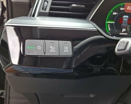 Черный Ауди E-Tron, объемом двигателя 0 л и пробегом 36 тыс. км за 26000 $, фото 27 на Automoto.ua