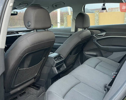 Чорний Ауді E-Tron, об'ємом двигуна 0 л та пробігом 78 тис. км за 26500 $, фото 47 на Automoto.ua