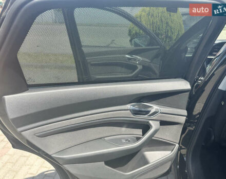 Чорний Ауді E-Tron, об'ємом двигуна 0 л та пробігом 130 тис. км за 23990 $, фото 16 на Automoto.ua