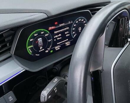Черный Ауди E-Tron, объемом двигателя 0 л и пробегом 54 тыс. км за 32549 $, фото 8 на Automoto.ua