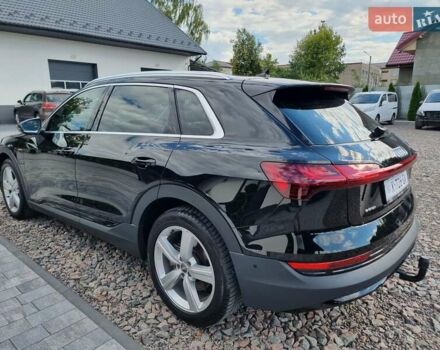 Чорний Ауді E-Tron, об'ємом двигуна 0 л та пробігом 154 тис. км за 19500 $, фото 7 на Automoto.ua