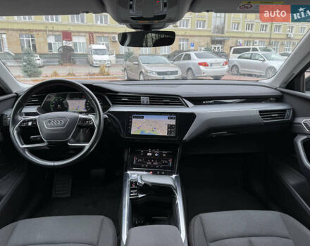 Черный Ауди E-Tron, объемом двигателя 0 л и пробегом 120 тыс. км за 25555 $, фото 32 на Automoto.ua
