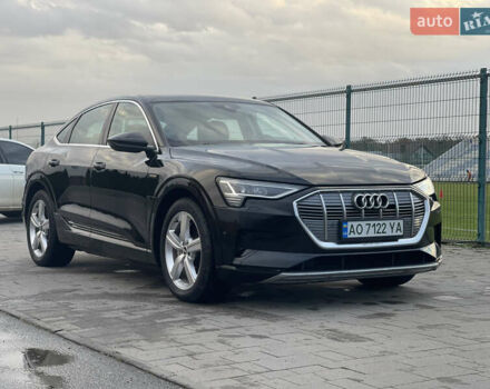 Чорний Ауді E-Tron, об'ємом двигуна 0 л та пробігом 78 тис. км за 26500 $, фото 7 на Automoto.ua
