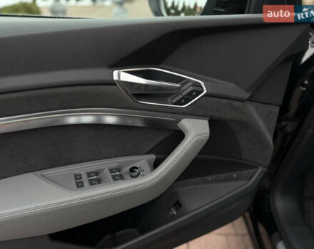 Чорний Ауді E-Tron, об'ємом двигуна 0 л та пробігом 51 тис. км за 31499 $, фото 35 на Automoto.ua