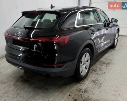 Чорний Ауді E-Tron, об'ємом двигуна 0 л та пробігом 175 тис. км за 22800 $, фото 4 на Automoto.ua