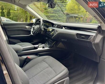 Черный Ауди E-Tron, объемом двигателя 0 л и пробегом 159 тыс. км за 24000 $, фото 104 на Automoto.ua