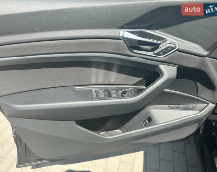 Чорний Ауді E-Tron, об'ємом двигуна 0 л та пробігом 130 тис. км за 23990 $, фото 21 на Automoto.ua