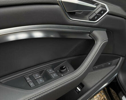 Черный Ауди E-Tron, объемом двигателя 0 л и пробегом 32 тыс. км за 35500 $, фото 24 на Automoto.ua