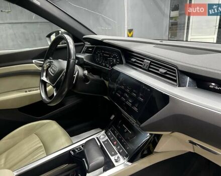 Чорний Ауді E-Tron, об'ємом двигуна 0 л та пробігом 148 тис. км за 26000 $, фото 21 на Automoto.ua