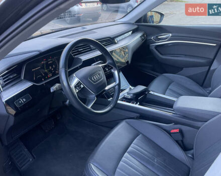 Ауди E-Tron 2020 в Виннице на Automoto.ua Черный Ауди E-Tron, объемом двигателя 0 л и пробегом 119 тыс. км за 28400 $, фото 7 на Automoto.ua