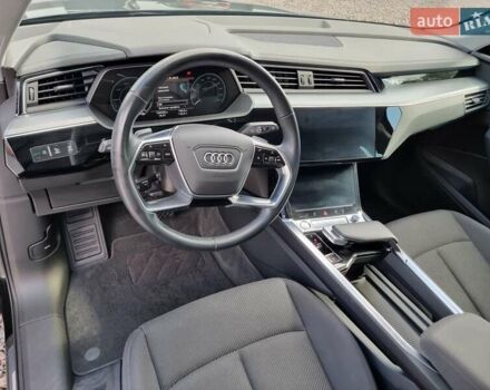 Чорний Ауді E-Tron, об'ємом двигуна 0 л та пробігом 154 тис. км за 19500 $, фото 19 на Automoto.ua