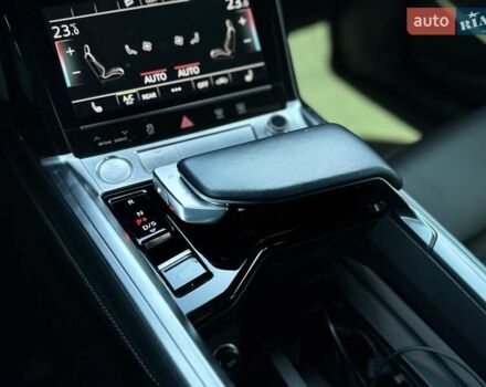 Ауді E-Tron 2020 у Києві на Automoto.ua Чорний Ауді E-Tron, об'ємом двигуна 0 л та пробігом 44 тис. км за 35999 $, фото 46 на Automoto.ua