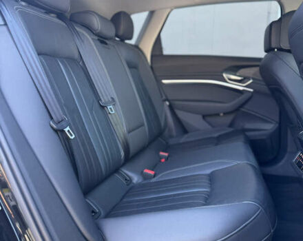 Чорний Ауді E-Tron, об'ємом двигуна 0 л та пробігом 155 тис. км за 29499 $, фото 31 на Automoto.ua