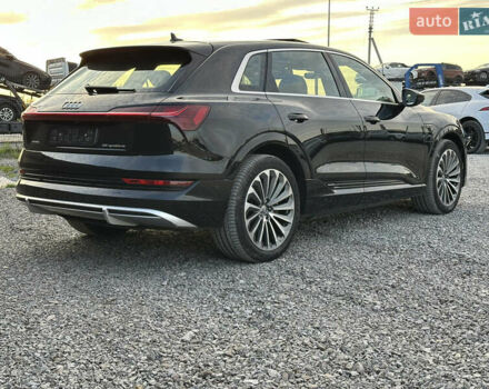 Чорний Ауді E-Tron, об'ємом двигуна 0 л та пробігом 75 тис. км за 31499 $, фото 5 на Automoto.ua
