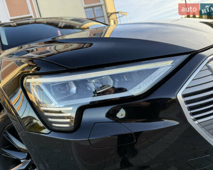 Чорний Ауді E-Tron, об'ємом двигуна 0 л та пробігом 150 тис. км за 25900 $, фото 7 на Automoto.ua