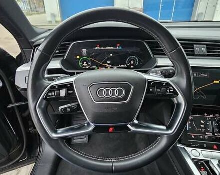 Чорний Ауді E-Tron, об'ємом двигуна 0 л та пробігом 120 тис. км за 33500 $, фото 76 на Automoto.ua