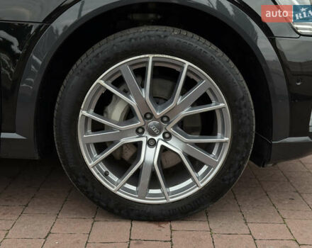 Чорний Ауді E-Tron, об'ємом двигуна 0 л та пробігом 51 тис. км за 31499 $, фото 2 на Automoto.ua