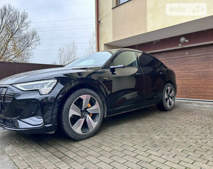 Чорний Ауді E-Tron, об'ємом двигуна 0 л та пробігом 53 тис. км за 43900 $, фото 5 на Automoto.ua