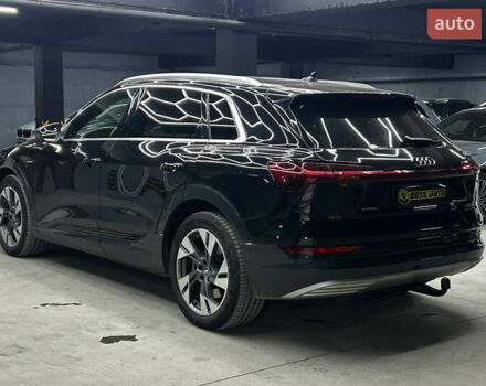 Чорний Ауді E-Tron, об'ємом двигуна 0 л та пробігом 148 тис. км за 26000 $, фото 3 на Automoto.ua