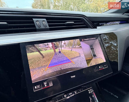 Черный Ауди E-Tron, объемом двигателя 0 л и пробегом 155 тыс. км за 33300 $, фото 30 на Automoto.ua