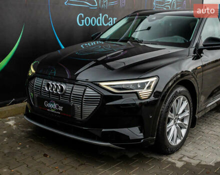 Чорний Ауді E-Tron, об'ємом двигуна 0 л та пробігом 75 тис. км за 29900 $, фото 14 на Automoto.ua