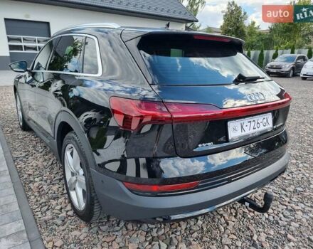 Чорний Ауді E-Tron, об'ємом двигуна 0 л та пробігом 154 тис. км за 19500 $, фото 6 на Automoto.ua