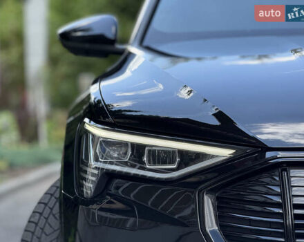 Чорний Ауді E-Tron, об'ємом двигуна 0 л та пробігом 103 тис. км за 29999 $, фото 5 на Automoto.ua