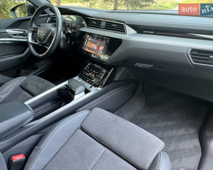 Черный Ауди E-Tron, объемом двигателя 0 л и пробегом 170 тыс. км за 28800 $, фото 24 на Automoto.ua