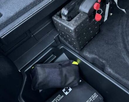 Чорний Ауді E-Tron, об'ємом двигуна 0 л та пробігом 253 тис. км за 24200 $, фото 67 на Automoto.ua