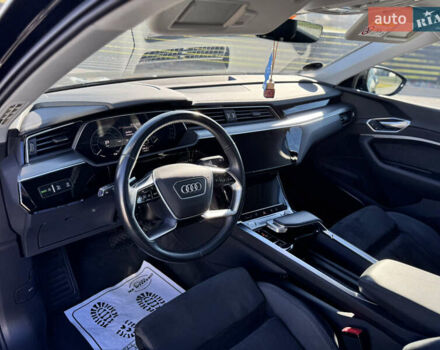 Черный Ауди E-Tron, объемом двигателя 0 л и пробегом 126 тыс. км за 27500 $, фото 18 на Automoto.ua