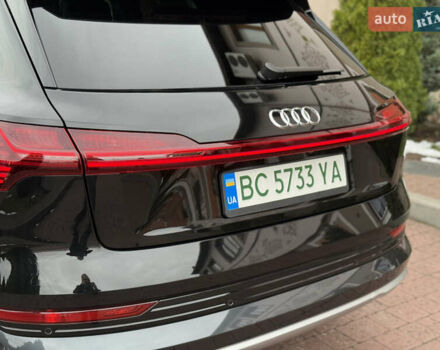 Чорний Ауді E-Tron, об'ємом двигуна 0 л та пробігом 51 тис. км за 31499 $, фото 24 на Automoto.ua