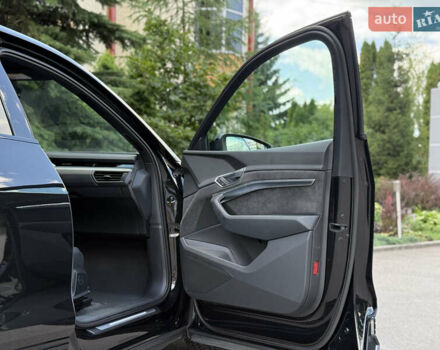 Чорний Ауді E-Tron, об'ємом двигуна 0 л та пробігом 103 тис. км за 29999 $, фото 47 на Automoto.ua
