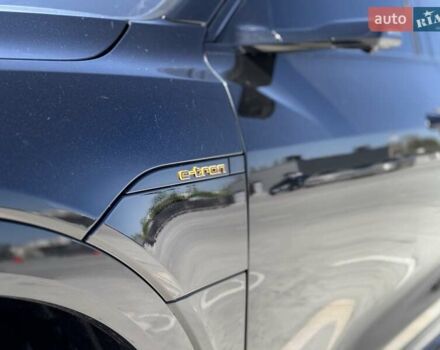 Ауді E-Tron 2020 у Києві на Automoto.ua Чорний Ауді E-Tron, об'ємом двигуна 0 л та пробігом 44 тис. км за 35999 $, фото 19 на Automoto.ua