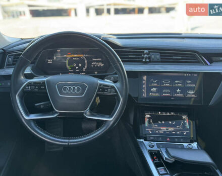 Чорний Ауді E-Tron, об'ємом двигуна 0 л та пробігом 155 тис. км за 29499 $, фото 29 на Automoto.ua