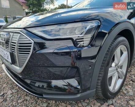 Чорний Ауді E-Tron, об'ємом двигуна 0 л та пробігом 154 тис. км за 19500 $, фото 13 на Automoto.ua