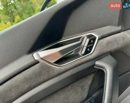 Чорний Ауді E-Tron, об'ємом двигуна 0 л та пробігом 159 тис. км за 24500 $, фото 69 на Automoto.ua