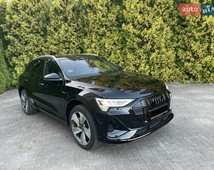 Чорний Ауді E-Tron, об'ємом двигуна 0 л та пробігом 58 тис. км за 36900 $, фото 6 на Automoto.ua
