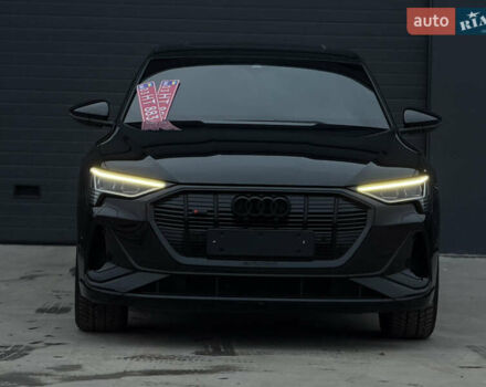 Чорний Ауді E-Tron, об'ємом двигуна 0 л та пробігом 84 тис. км за 36000 $, фото 5 на Automoto.ua