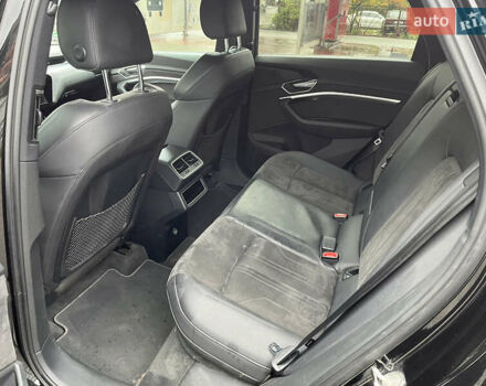 Черный Ауди E-Tron, объемом двигателя 0 л и пробегом 96 тыс. км за 34500 $, фото 12 на Automoto.ua