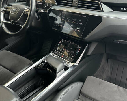Черный Ауди E-Tron, объемом двигателя 0 л и пробегом 118 тыс. км за 28900 $, фото 41 на Automoto.ua