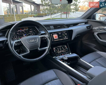 Чорний Ауді E-Tron, об'ємом двигуна 0 л та пробігом 187 тис. км за 23300 $, фото 33 на Automoto.ua