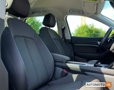 Черный Ауди E-Tron, объемом двигателя 71 л и пробегом 23 тыс. км за 30500 $, фото 11 на Automoto.ua