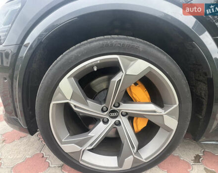 Чорний Ауді E-Tron, об'ємом двигуна 0 л та пробігом 51 тис. км за 47500 $, фото 18 на Automoto.ua