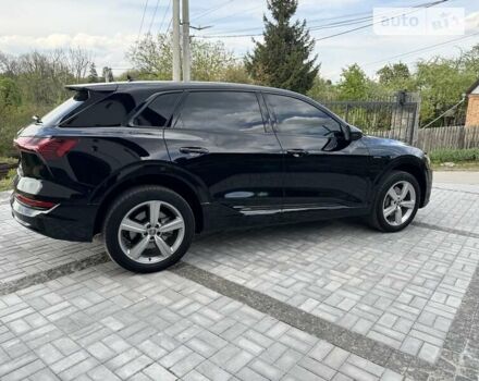 Чорний Ауді E-Tron, об'ємом двигуна 0 л та пробігом 70 тис. км за 29900 $, фото 5 на Automoto.ua