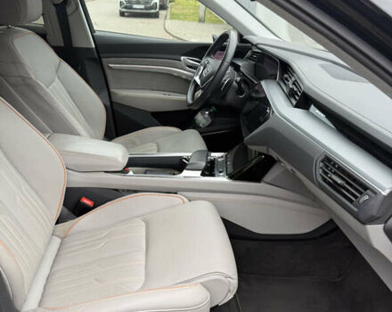 Чорний Ауді E-Tron, об'ємом двигуна 0 л та пробігом 87 тис. км за 39500 $, фото 6 на Automoto.ua