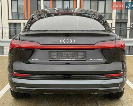 Чорний Ауді E-Tron, об'ємом двигуна 0 л та пробігом 99 тис. км за 29000 $, фото 7 на Automoto.ua