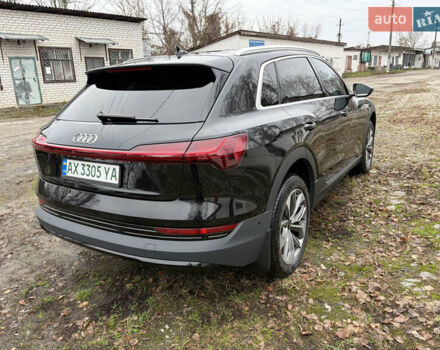 Чорний Ауді E-Tron, об'ємом двигуна 0 л та пробігом 126 тис. км за 27000 $, фото 4 на Automoto.ua