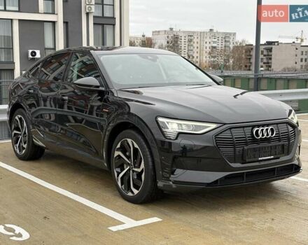 Чорний Ауді E-Tron, об'ємом двигуна 0 л та пробігом 99 тис. км за 29000 $, фото 3 на Automoto.ua